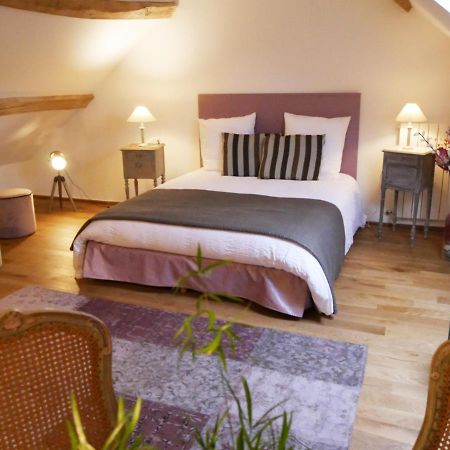 Le Champ De L'Eau Bed & Breakfast Crecy-la-Chapelle Eksteriør bilde