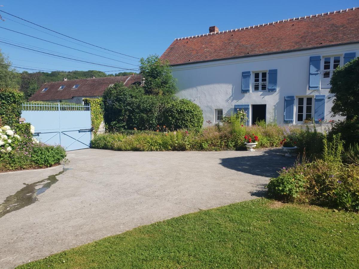 Le Champ De L'Eau Bed & Breakfast Crecy-la-Chapelle Eksteriør bilde
