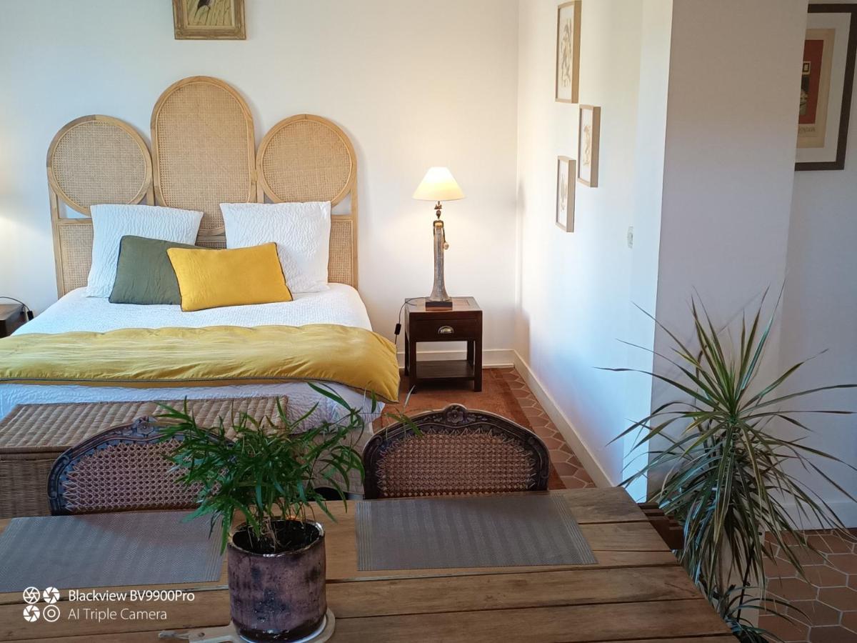 Le Champ De L'Eau Bed & Breakfast Crecy-la-Chapelle Eksteriør bilde