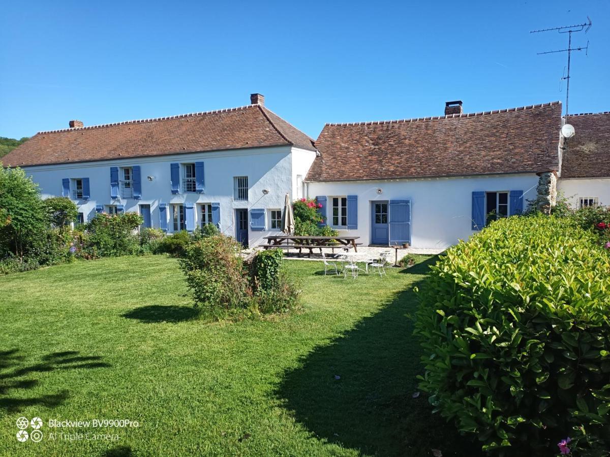 Le Champ De L'Eau Bed & Breakfast Crecy-la-Chapelle Eksteriør bilde